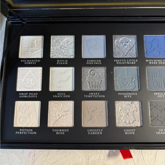 P. Louise Mystic Moonlight Eyeshadow Palette BNIB - Picture 14 of 15